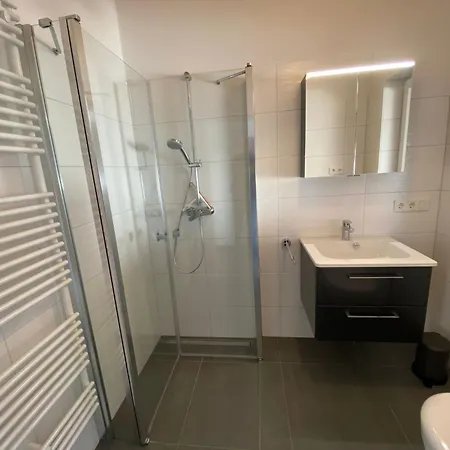 N11 Mit Garten In Eckwarderhoerne By Interhome
